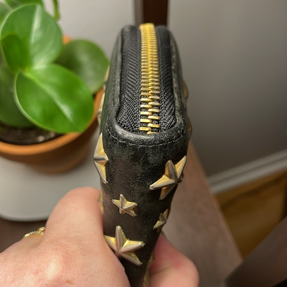 🔥JIMMY CHOO🔥Star studs long black leather wallet w/ gold/champagne hardware - Picture 7 of 17